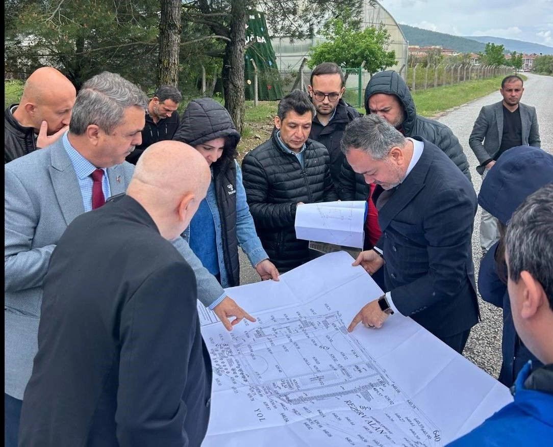 Hokey sahası için yerinde inceleme yapıldı