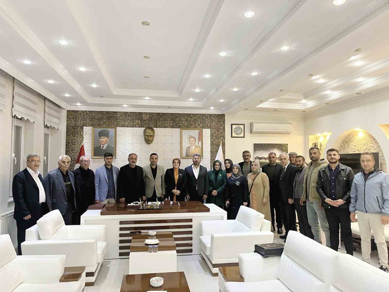 AK Partili Ayşe Sula K&ouml;seoğlu&rsquo;ndan Ak&ccedil;adağ Belediyesi&rsquo;ne ziyaret
