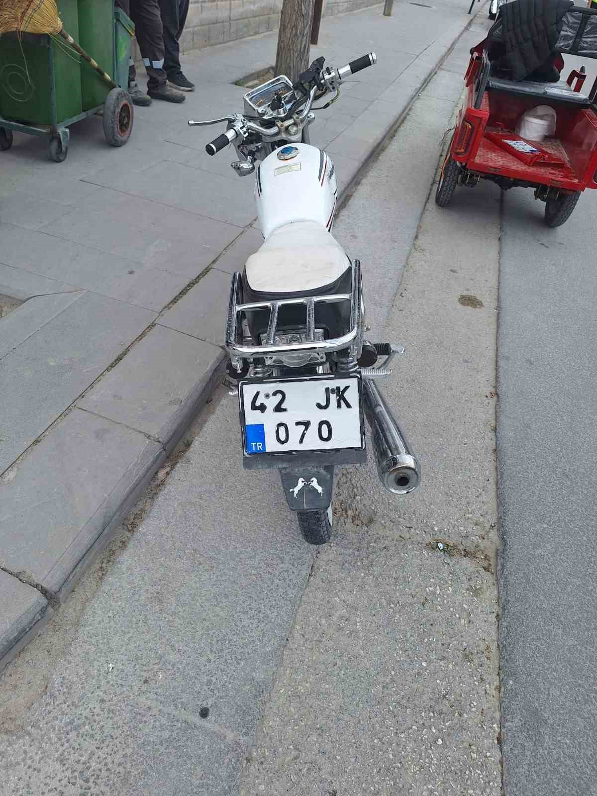 Karapınar’da motosikletler çarpıştı: 3 yaralı