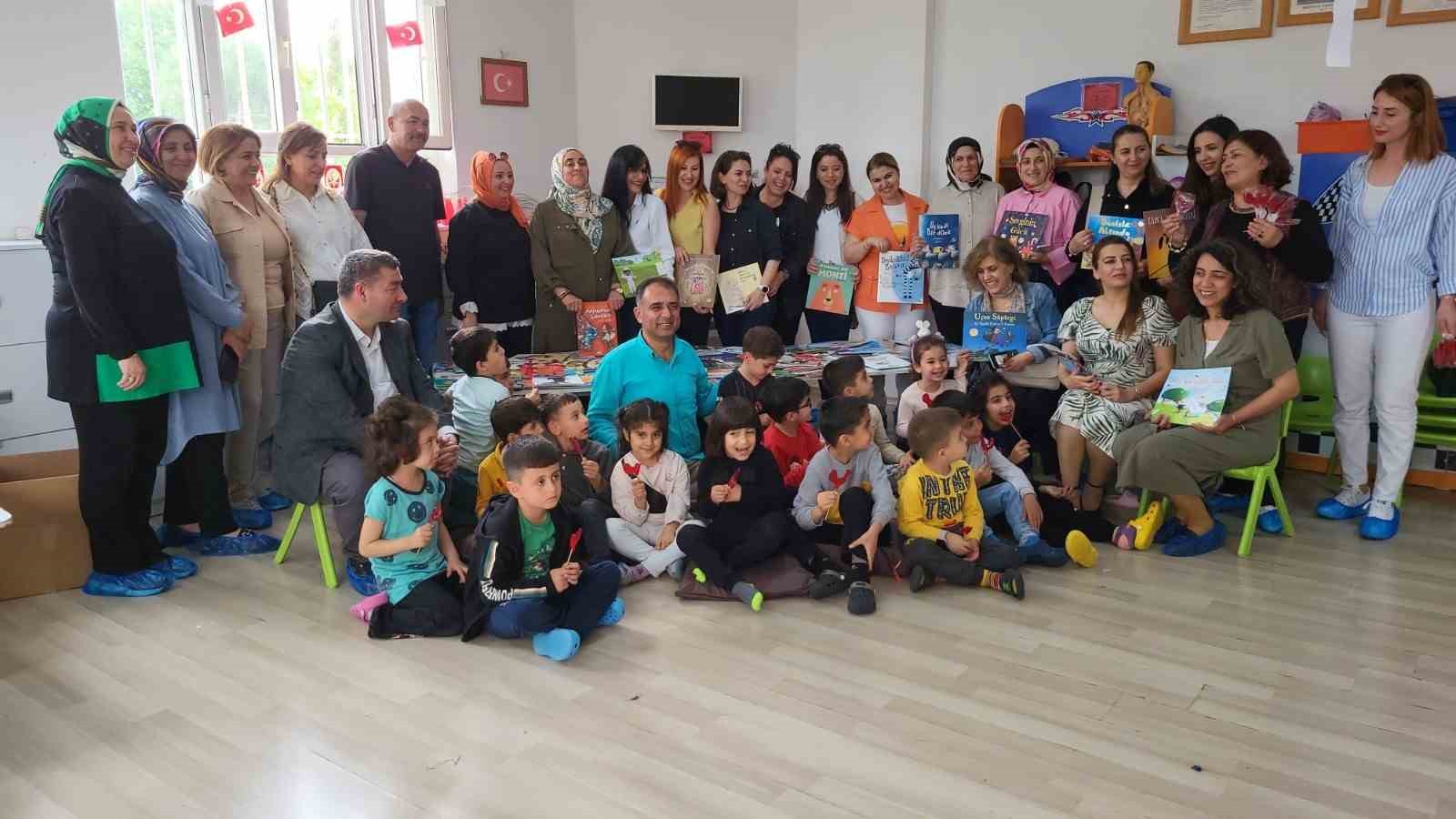 Ankara&rsquo;da ki eğitimcilerden depremzede &ccedil;ocuklara g&ouml;n&uuml;l k&ouml;pr&uuml;s&uuml;
