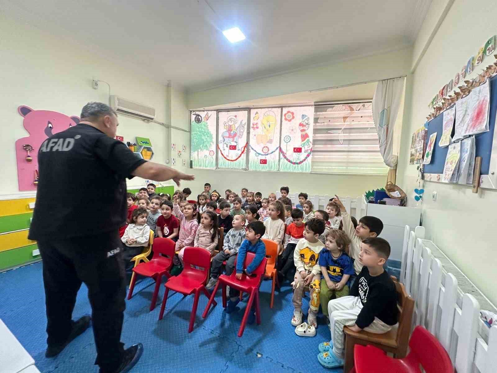 İncirliova’da miniklere yangın ve afet eğitimi