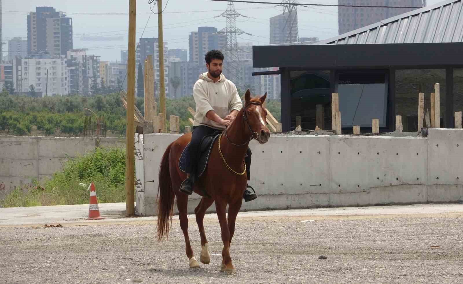 Atla giderken ’alkollü araç kullanmak’tan ceza yedi