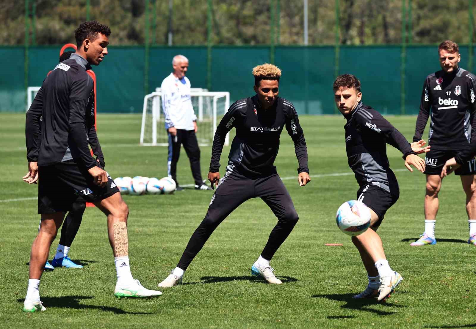 Beşiktaş, Fenerbah&ccedil;e derbisi hazırlıklarını tamamladı
