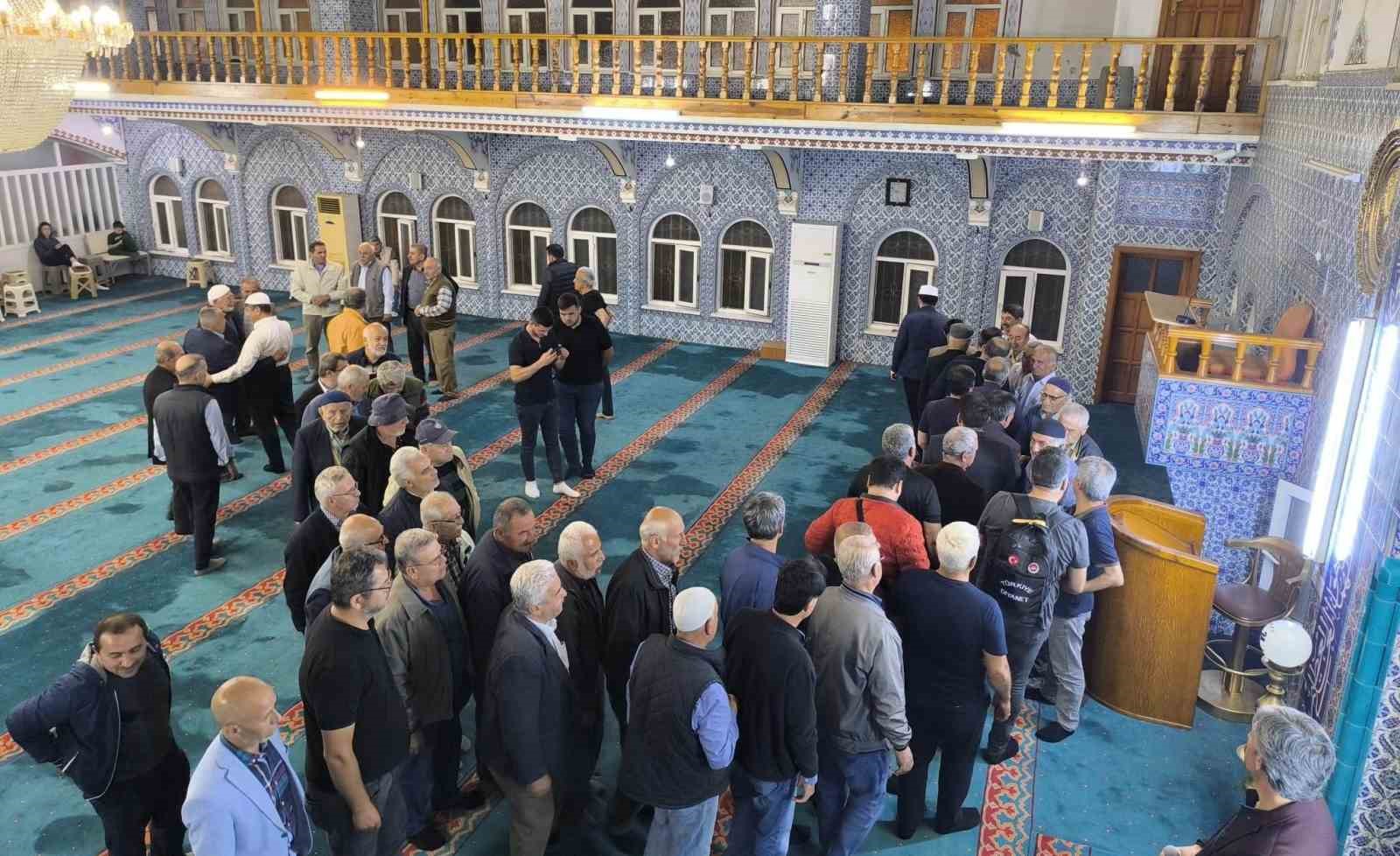 Anamur&rsquo;da 11 kişilik hac kafilesi kutsal topraklara uğurlandı
