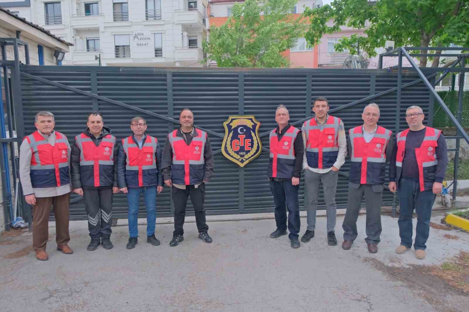 Balıkesir&rsquo;de 500 mahk&ucirc;ma tatlı dağıtıldı
