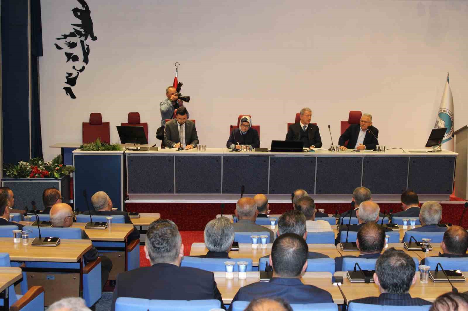 Hulusi Akar: "Ter&ouml;rs&uuml;z T&uuml;rkiye s&uuml;recinde herhangi bir aksama, vazge&ccedil;me yok"
