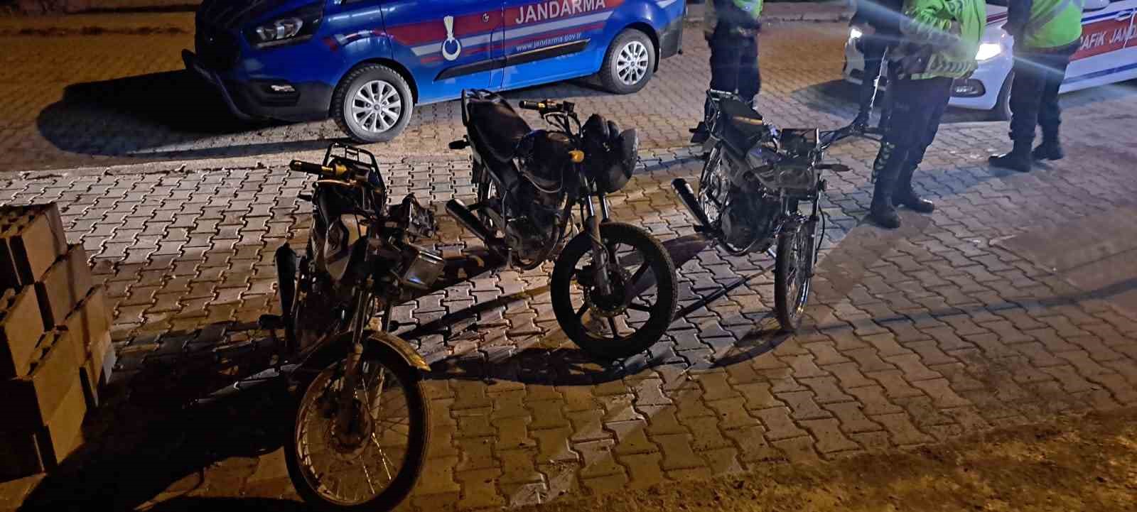 Kırşehir’de 3 motosiklet sürücüsüne 83 bin 989 lira ceza