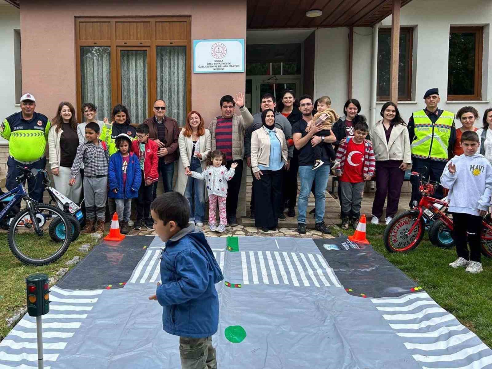 Jandarmadan özel bireylere eğitim
