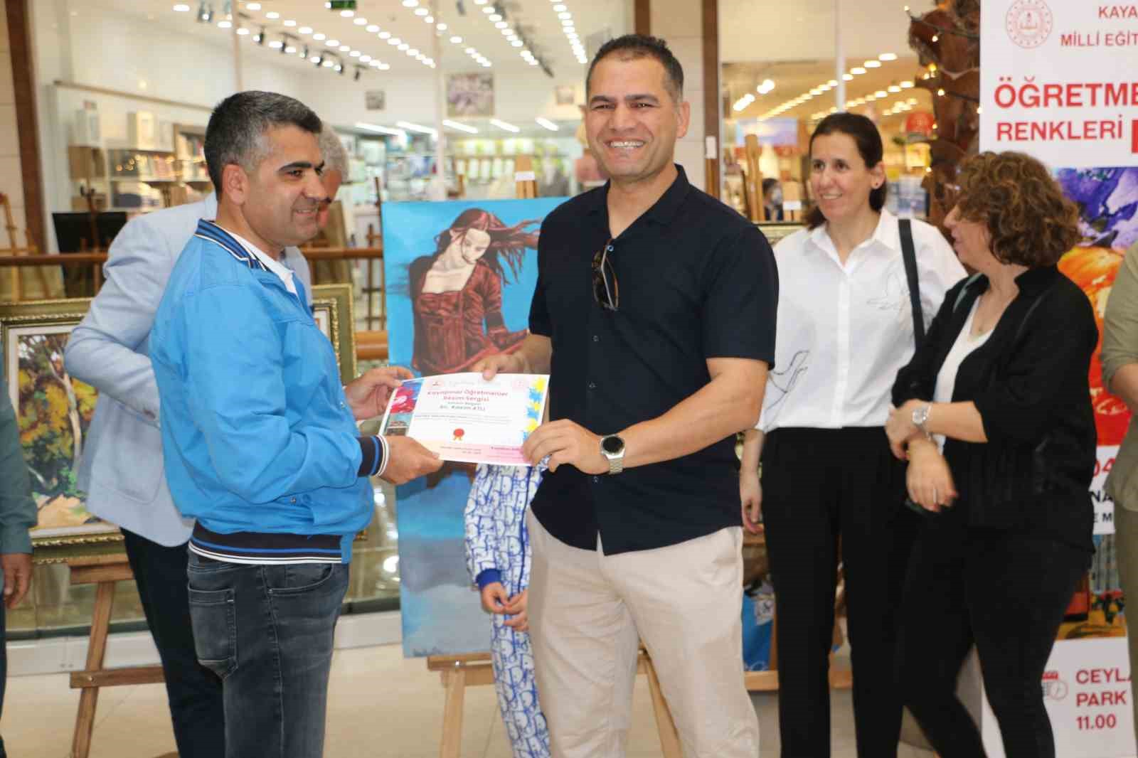 Diyarbakır&rsquo;da &lsquo;&Ouml;ğretmen Renkleri&rsquo; resim sergisi a&ccedil;ıldı
