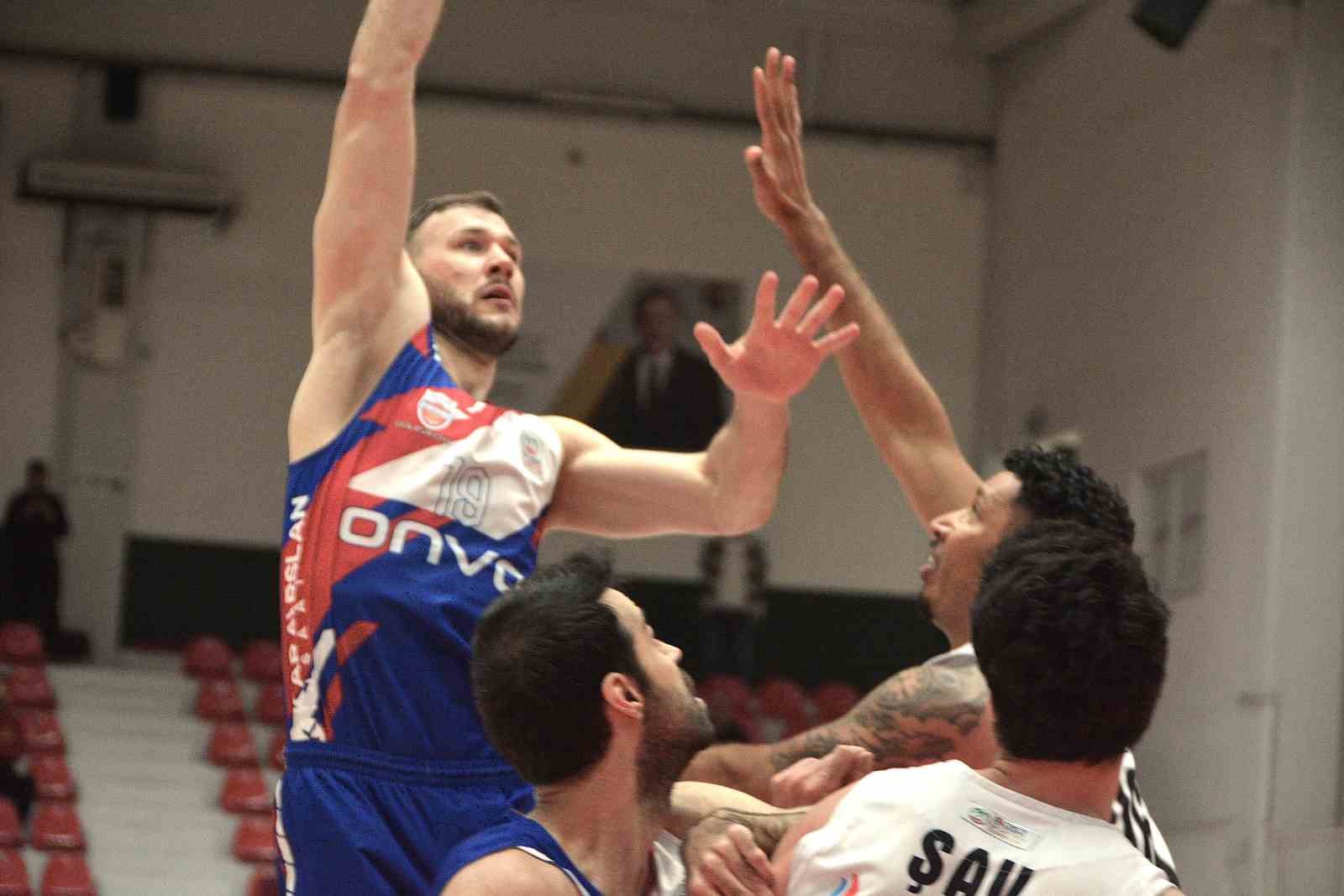 Türkiye Sigorta Basketbol Süper Ligi: Aliağa Petkimspor: 83 - Onvo Büyükçekmece : 82