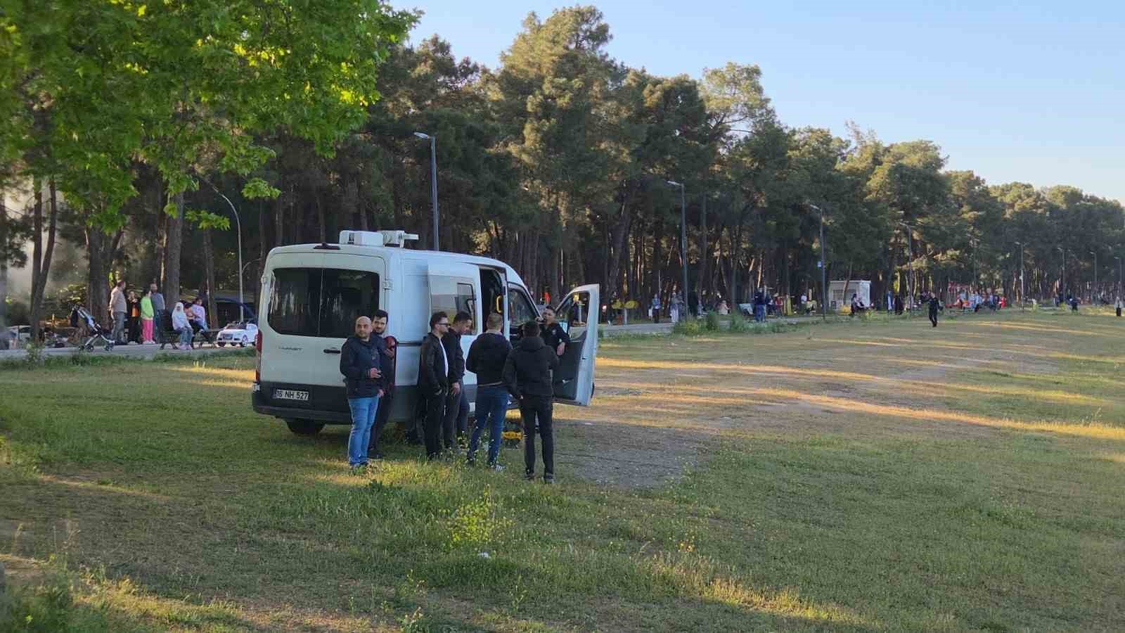 G&ouml;l kenarında patlamamış top mermisi bulundu
