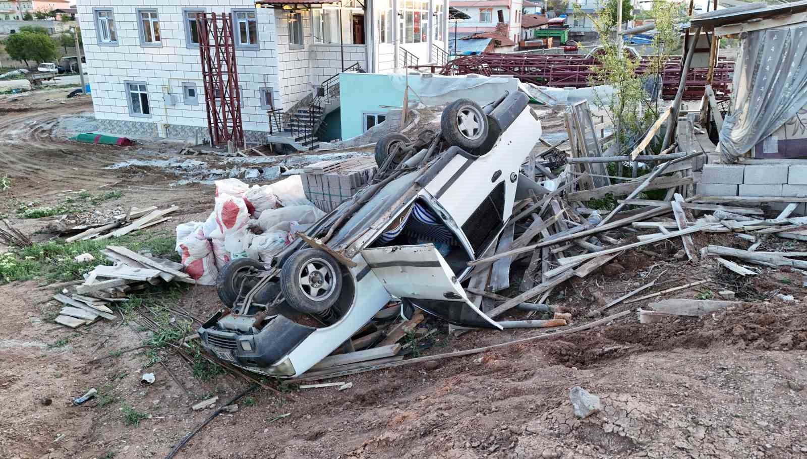 Takla atan Tofaş hurdaya d&ouml;nd&uuml;: 1 yaralı
