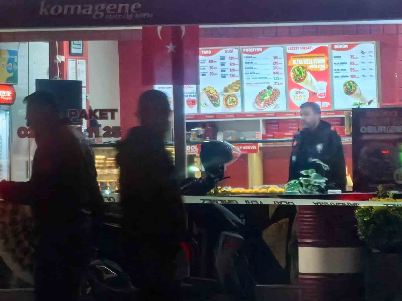 Motosikletli saldırgan çiğ köfteciye ateş açtı: 1 yaralı
