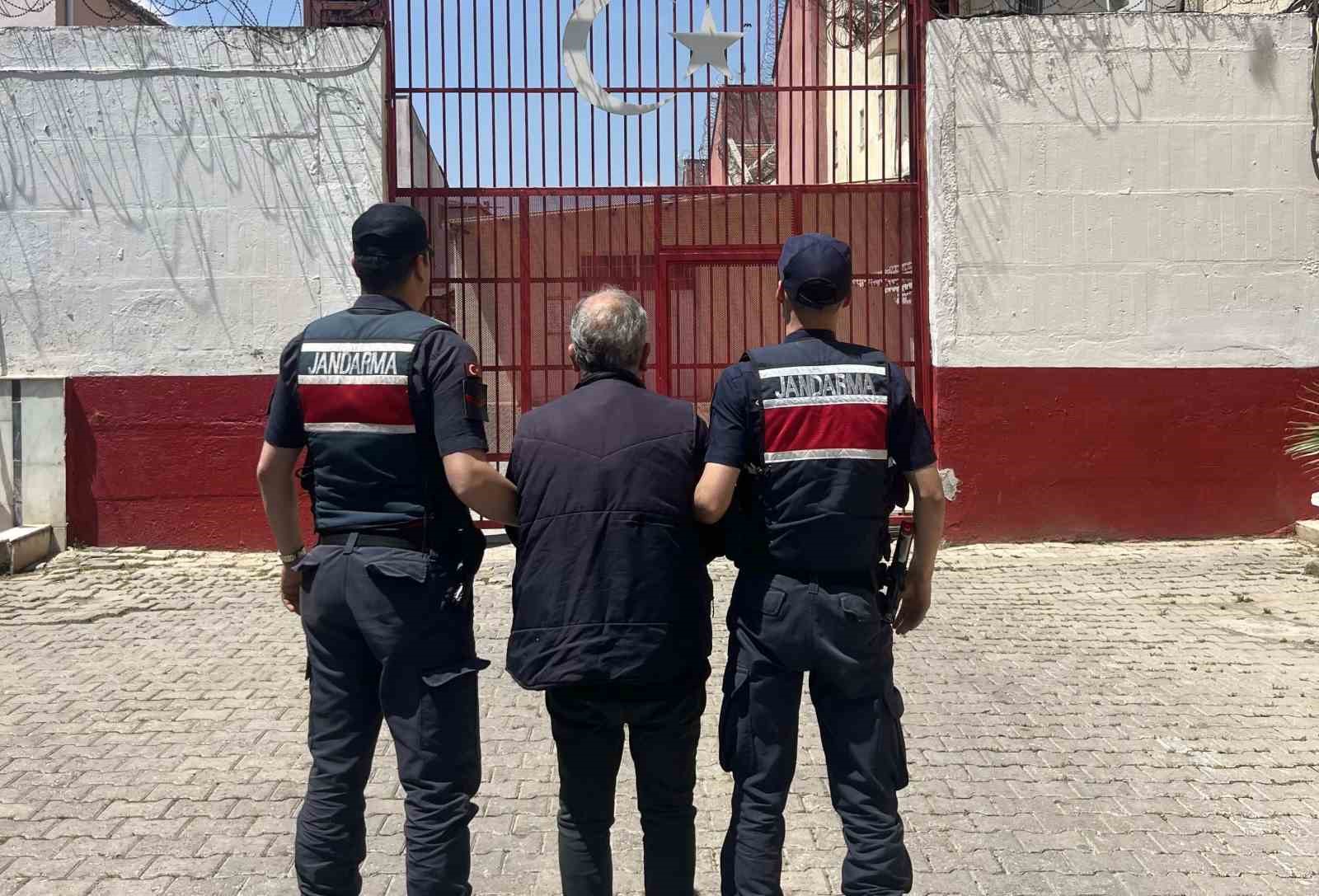 Zimmet suçundan aranan şahıs Efeler’de yakalandı