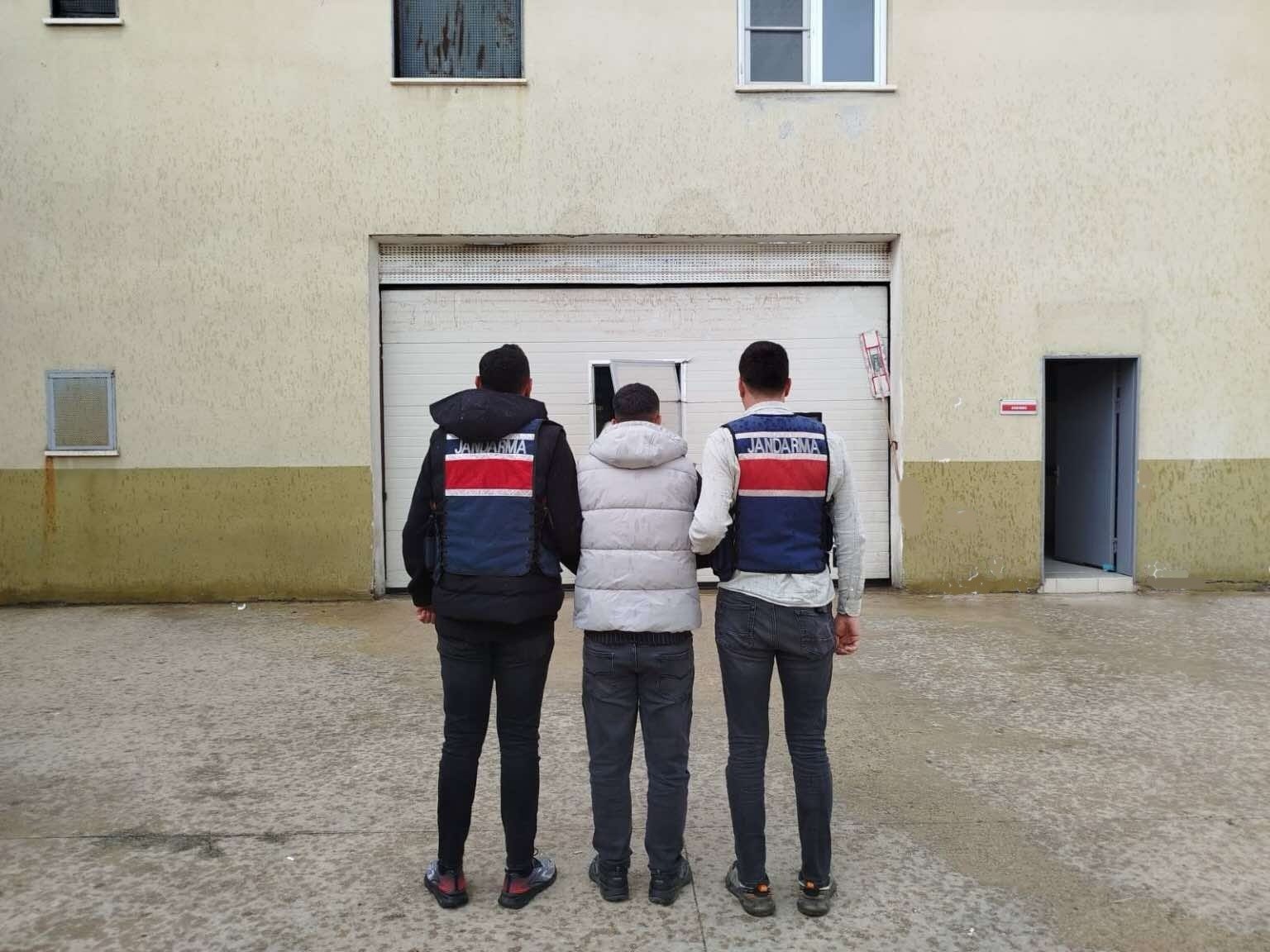 Kesinleşmiş 12 yıl cezayla aranan uyuşturucu taciri yakalandı