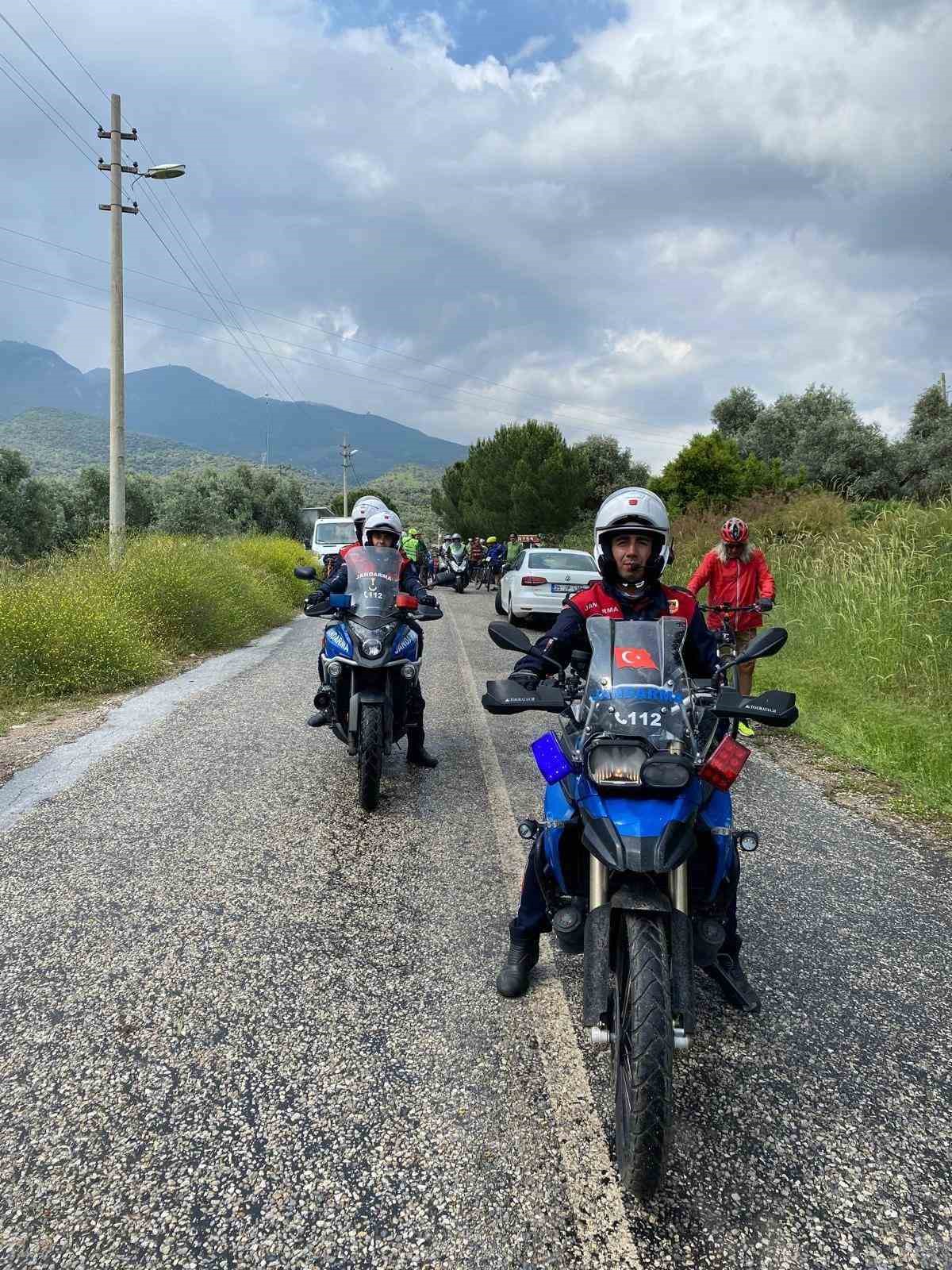Jandarmadan bisikletçilere güvenlik desteği
