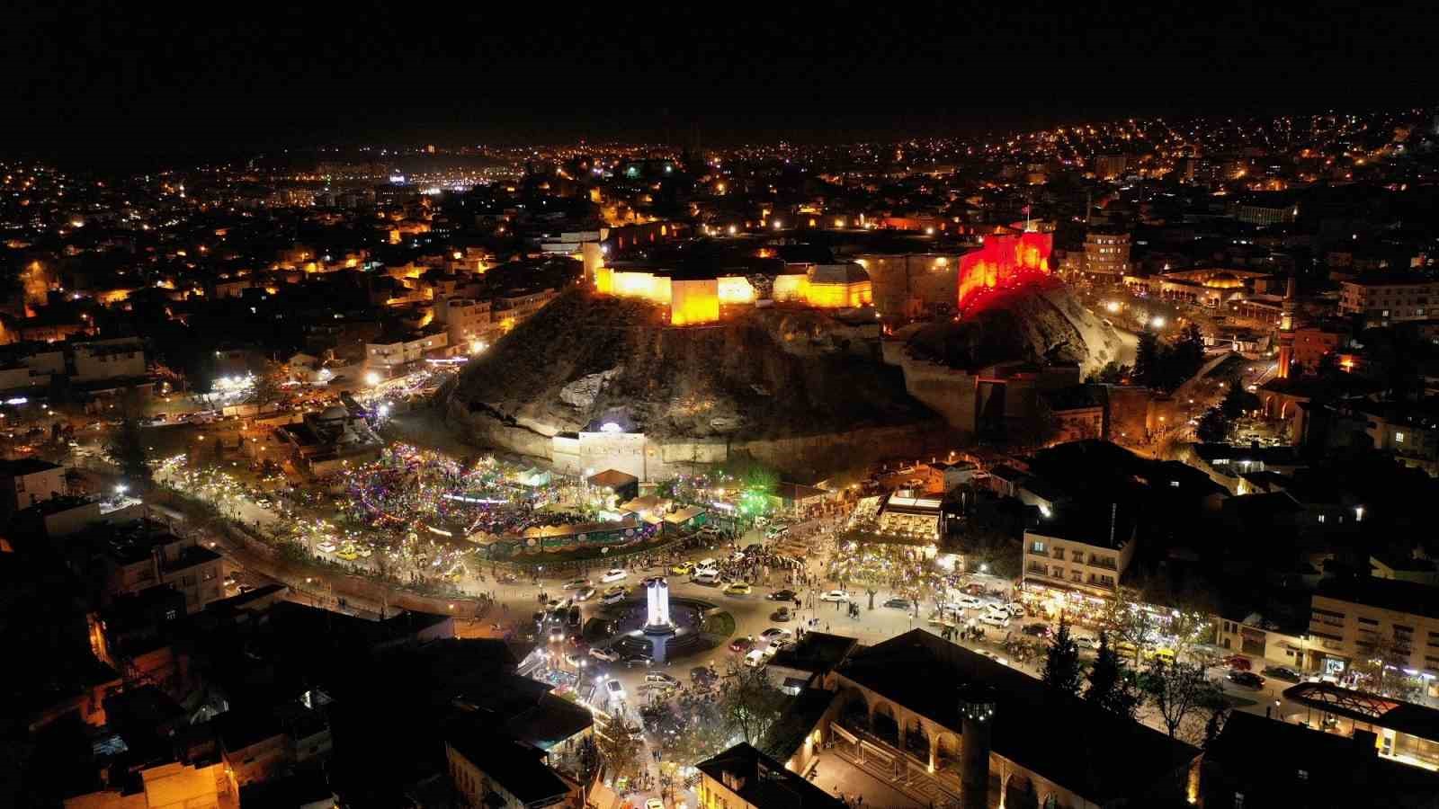 Gaziantep Büyükşehir&rsquo;den tarihi bölgede otopark sorununa pratik çözüm