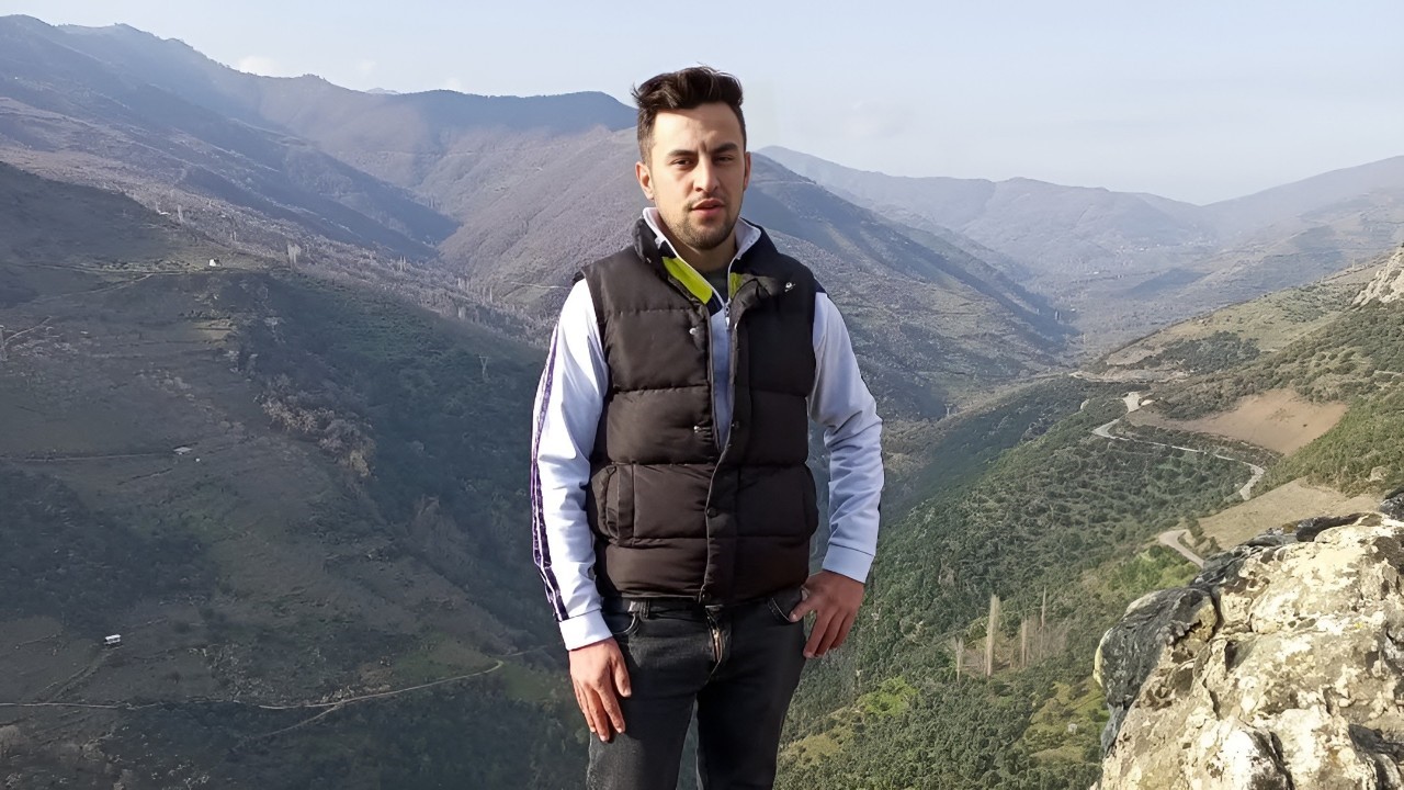 Köşklü genç, evinde ölü bulundu