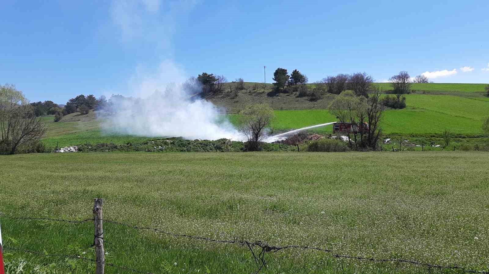 Bolu’da köylülerin çöplerini döktüğü alanda yangın