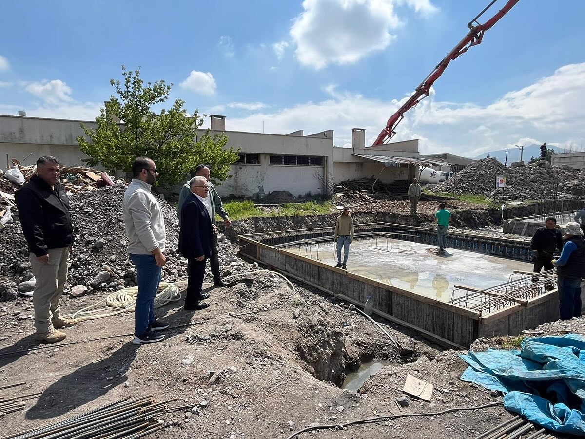 Başkan Büyükkılıç, Anbar’da cami inşaatını inceledi
