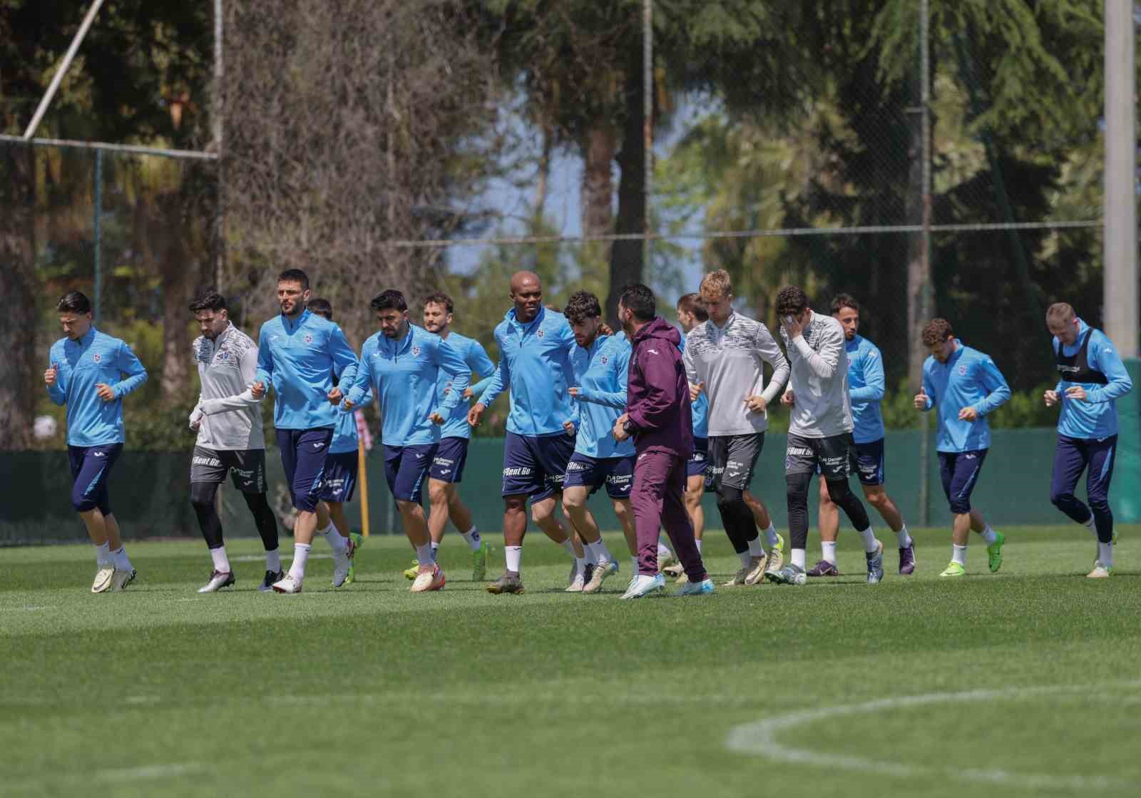 Trabzonspor’da Uğurcan Çakır ve Savic, kamp kadrosuna alınmadı