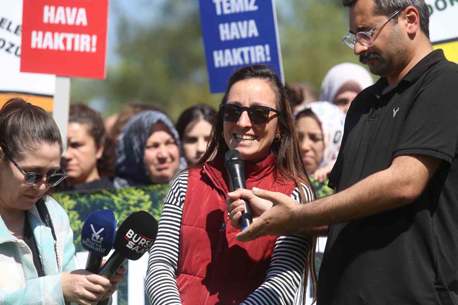 Bursa&rsquo;da k&ouml;yl&uuml;ler beton santrali i&ccedil;in ayakta
