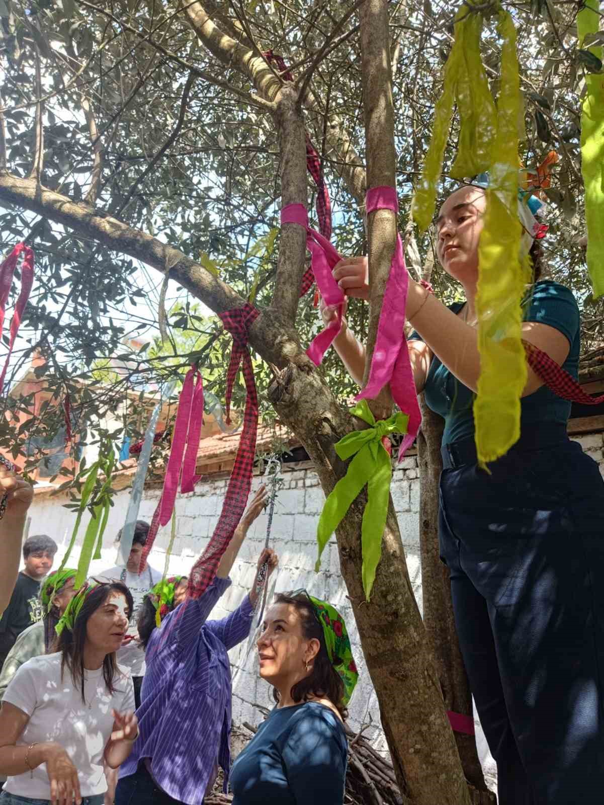 G&uuml;lağzı mahallesinde Hıdırellez şenliği
