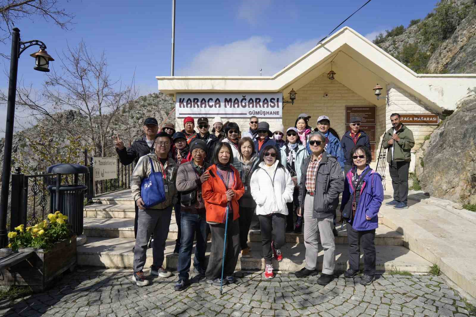 Uzakdoğu’dan Karaca Mağarası’na geldiler