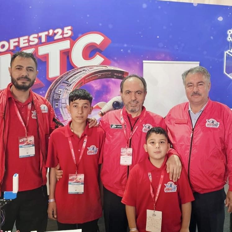 Başkan Pütün, TEKNOFEST’te KKTC Başbakanı Üstel Selçuk Bayraktar ile bir araya geldi
