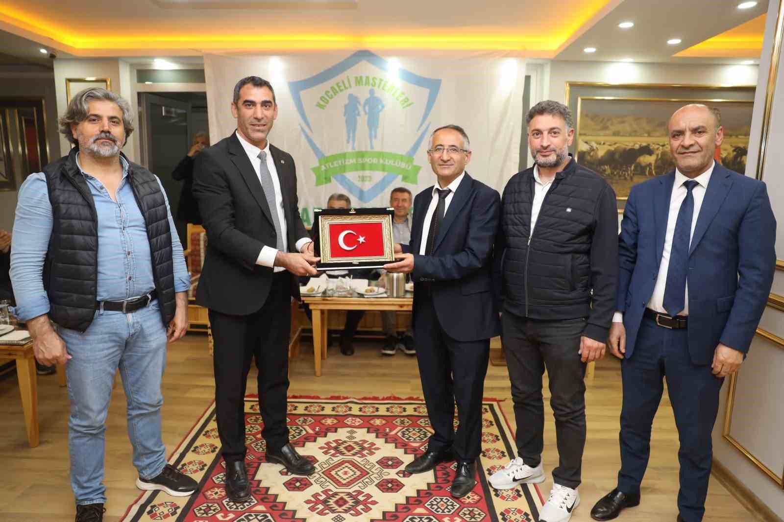 Binali Aslan güven tazeledi
