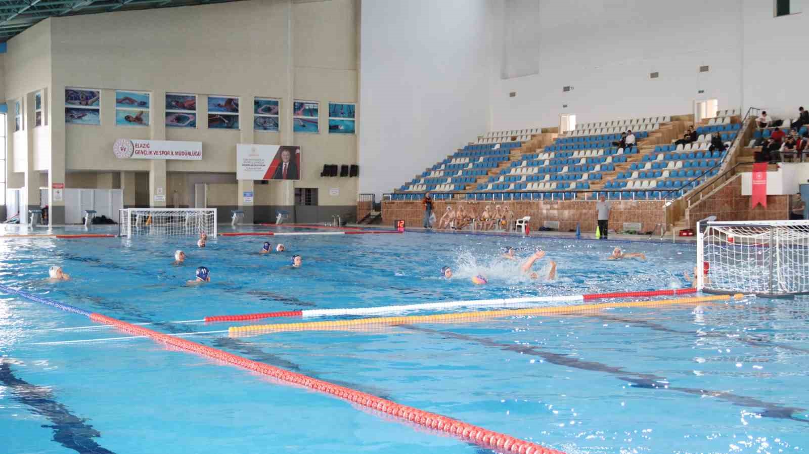 Elazığ’da yüzme müsabakaları sona erdi