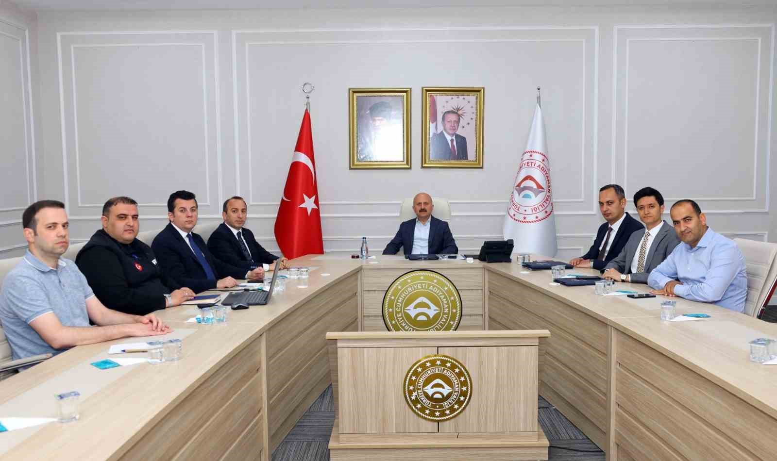 Vali yardımcılarıyla toplantı düzenlendi