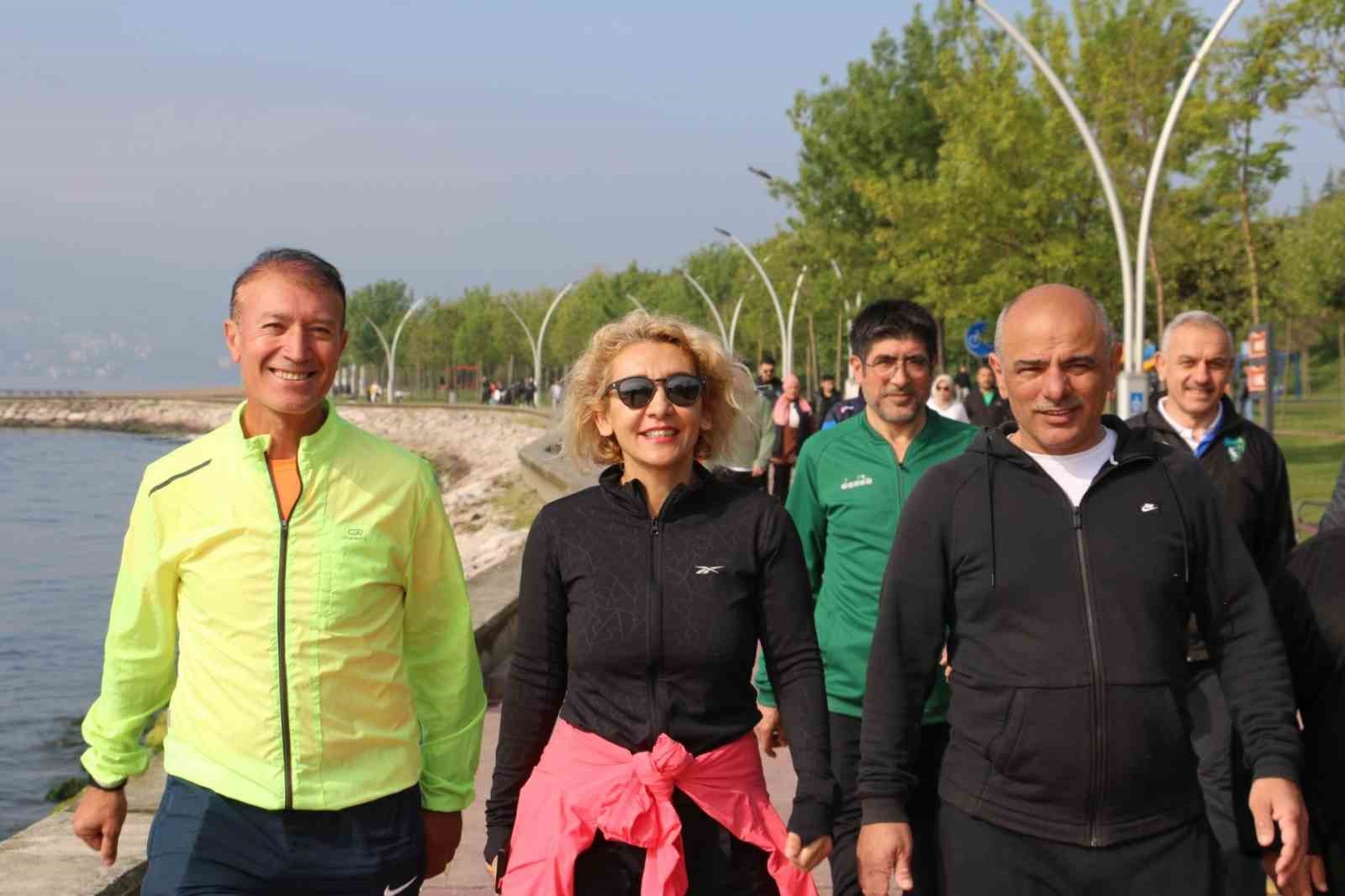 Körfezliler sağlıklı yaşam için yürüdü