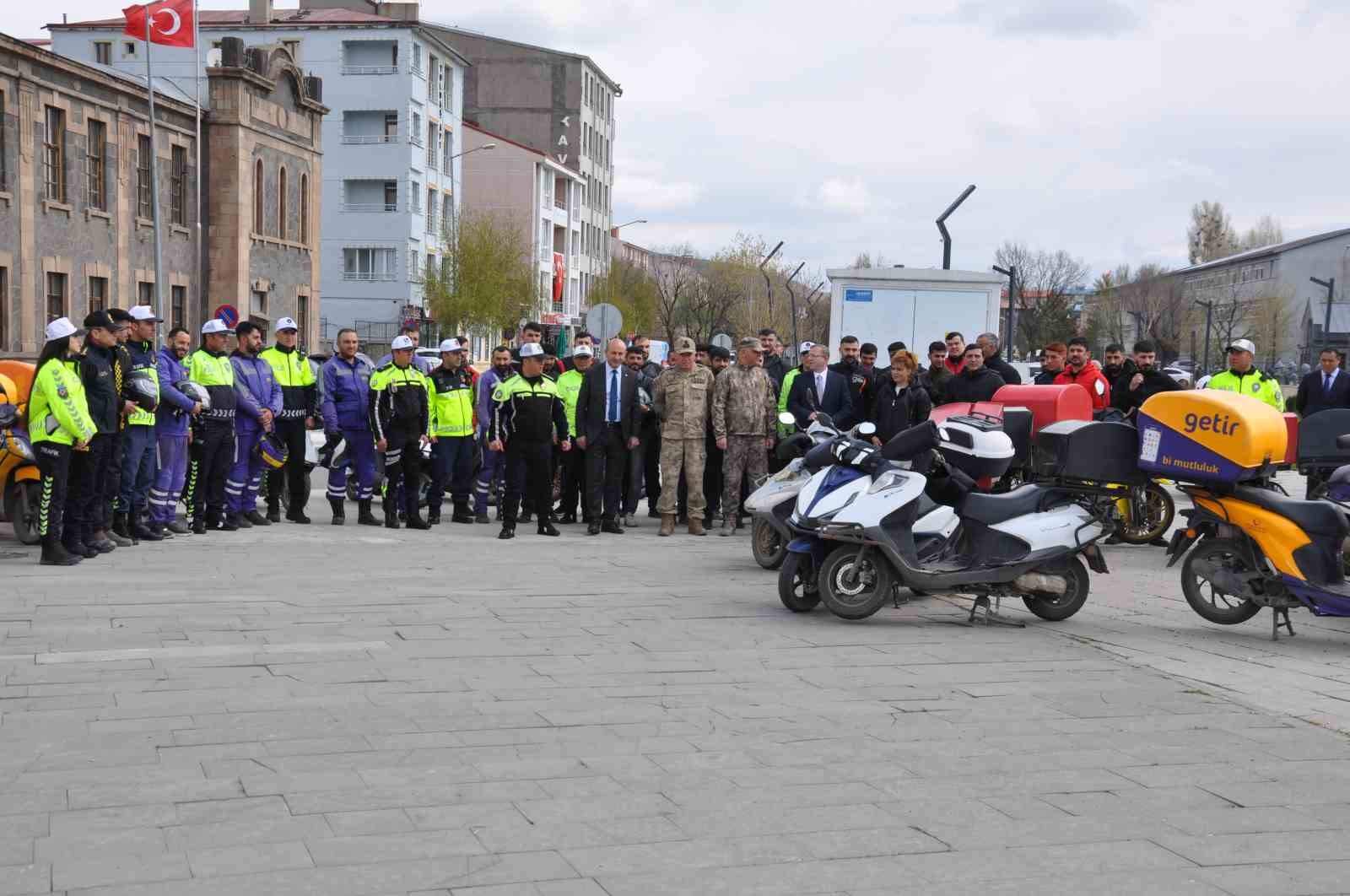 Kars&rsquo;ta g&uuml;venli motosiklet kullanımı eğitimi
