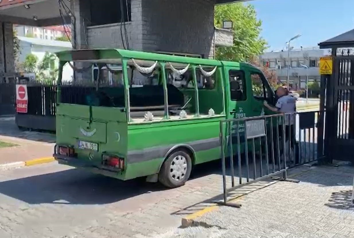 Şişli’de eski kocası tarafında öldürülen kadının cenazesi Adli Tıp Kurumu’na getirildi