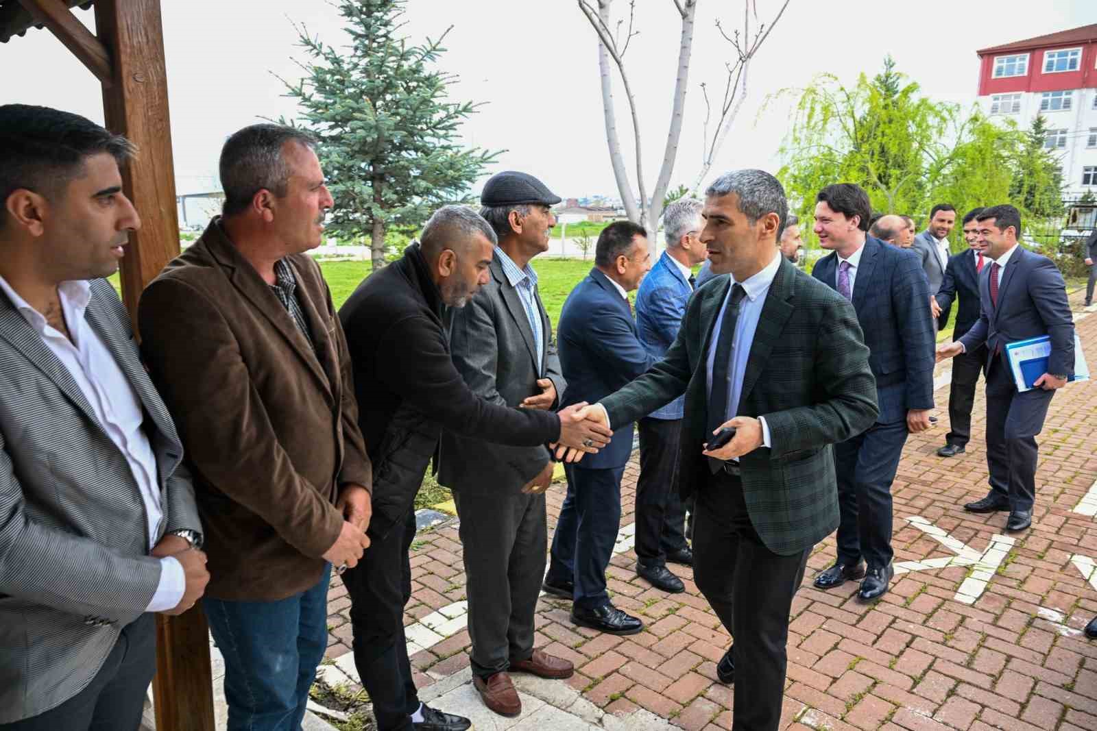 Vali Aktaş, Uşak Işık Çakır Sultan Cemevini ziyaret etti