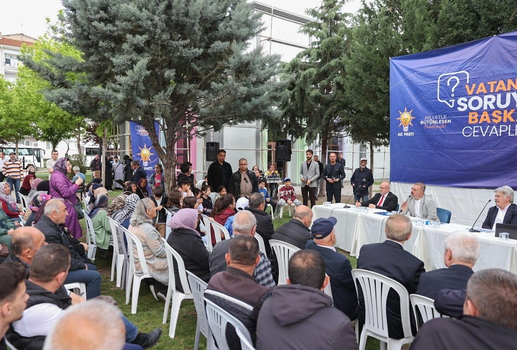 Sincan’da ‘Vatandaş Soruyor, Başkan Cevaplıyor’ isimli toplantının adresi Akşemsettin Mahallesi oldu
