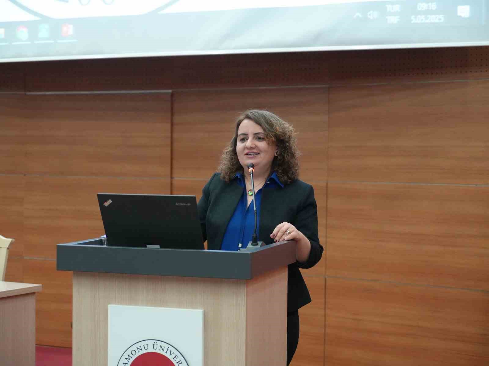 Kastamonu’da yoğun bakım hemşirelere eğitim
