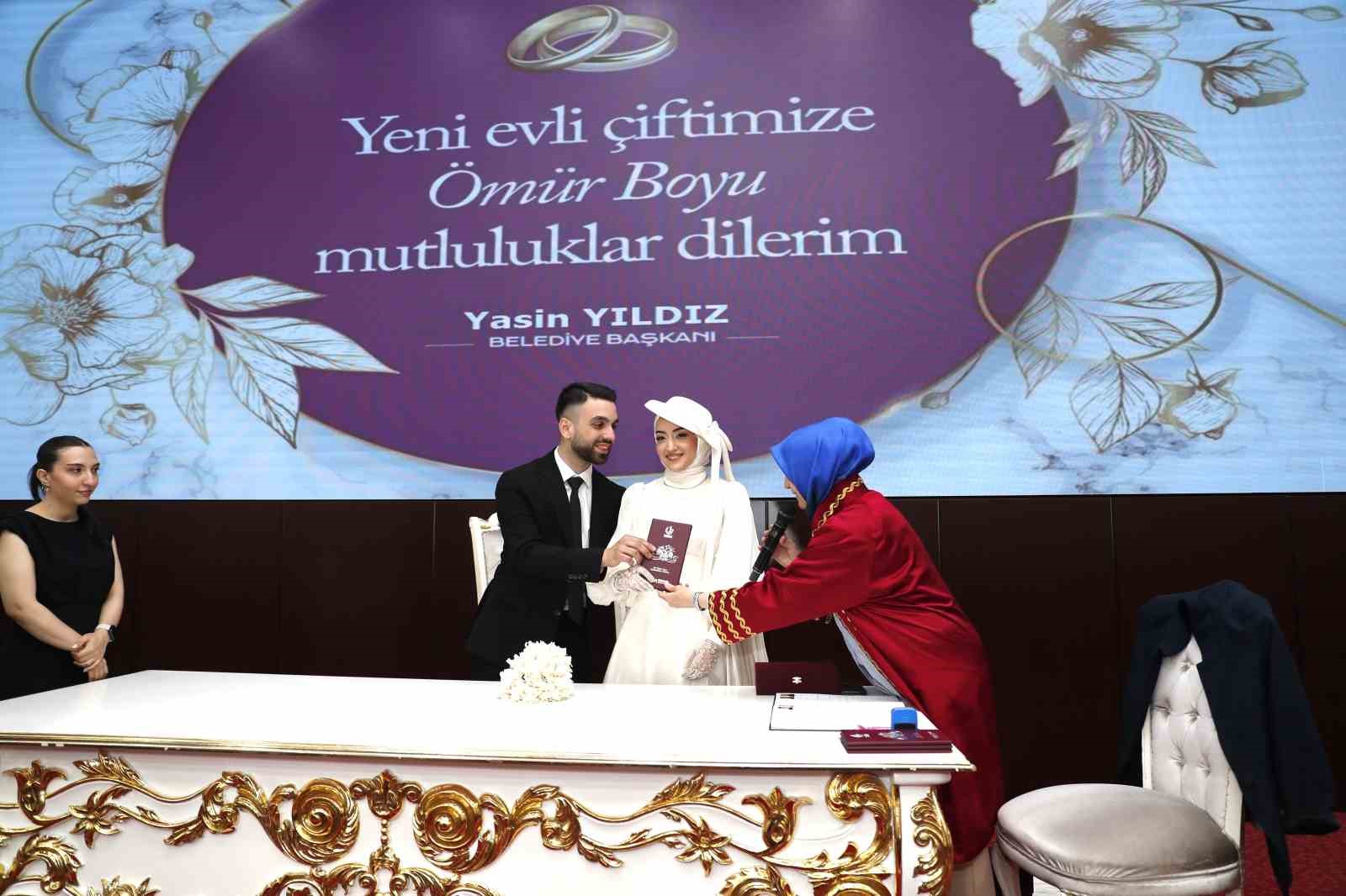 Bağcılar’da nikah masasında 05.05.2025 yoğunluğu
