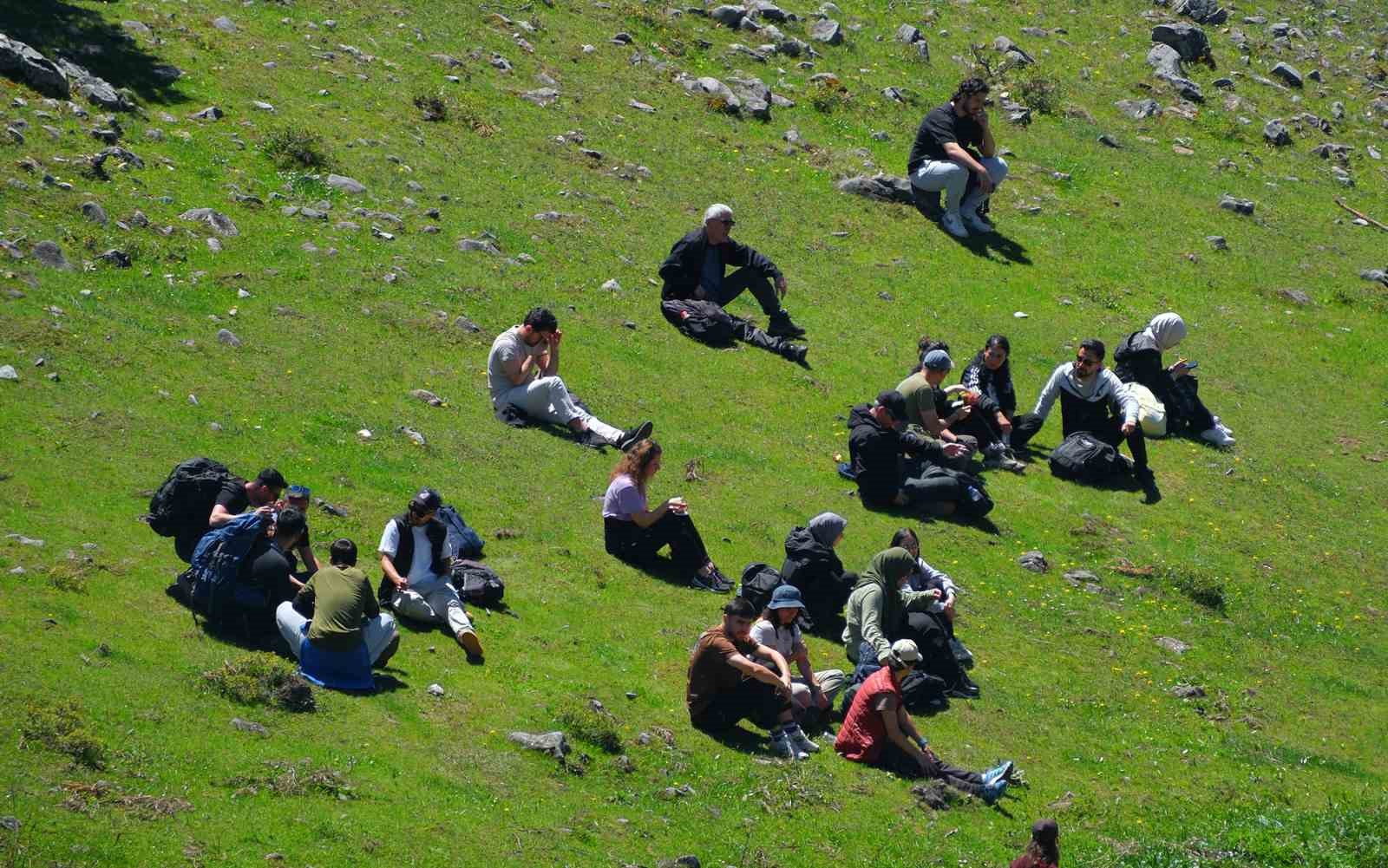 Doğa y&uuml;r&uuml;y&uuml;şlerinde rota bu kez Dikmen Yaylası&rsquo;ydı
