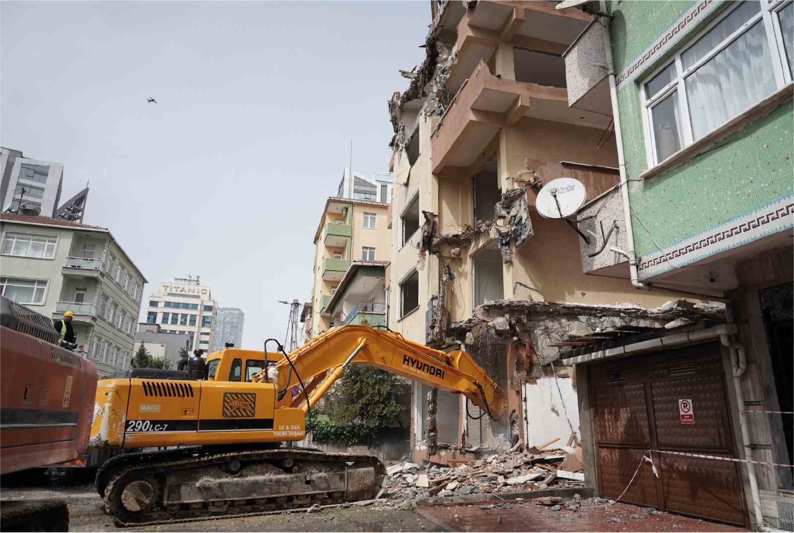 Kartal&rsquo;da riskli yapıların d&ouml;n&uuml;ş&uuml;m&uuml; devam ediyor
