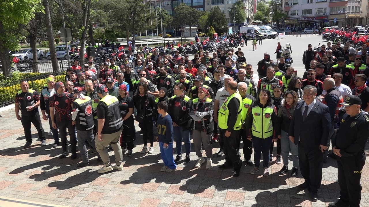 Kırklareli’nde motosikletçiler trafik kurallarına dikkat çekti