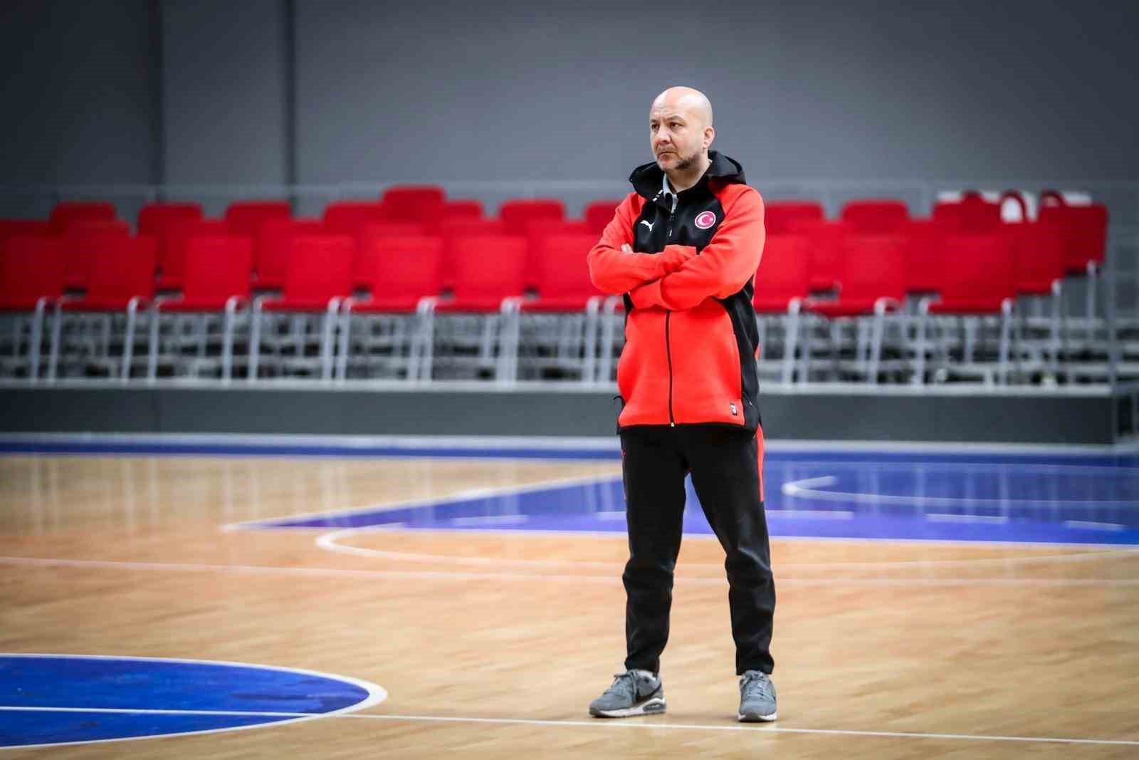 Melikgazi Kayseri Basketbol Antren&ouml;r&uuml; &Ouml;zsarı, sezonu değerlendirdi
