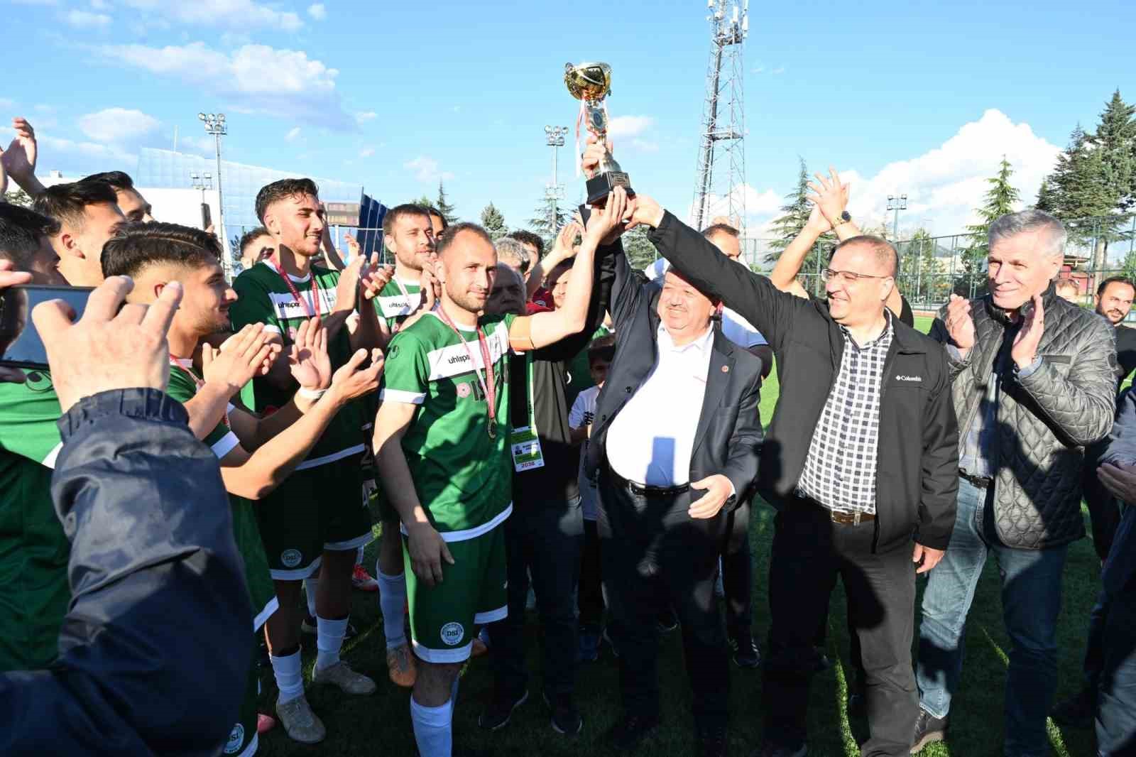 1. Amatör Futbol Mürüvvet Başdeğirmen Ligi’nin Şampiyonu DSİ Spor oldu