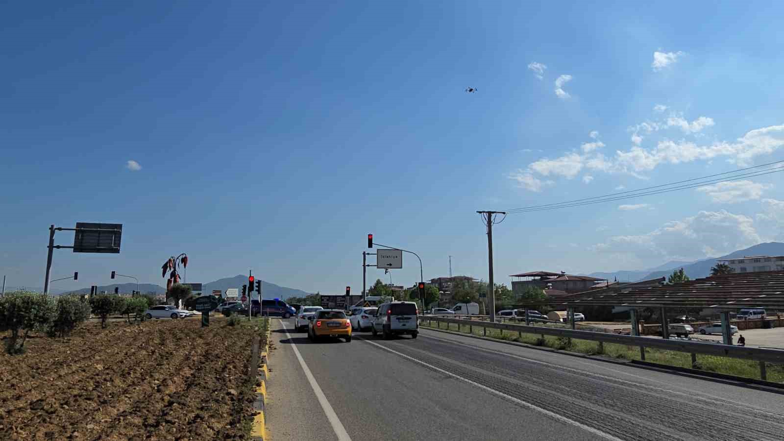 Gaziantep’te "Sıfır Kaza, Sıfır Ceza" amacıyla dronlarla trafik denetimi yapıldı