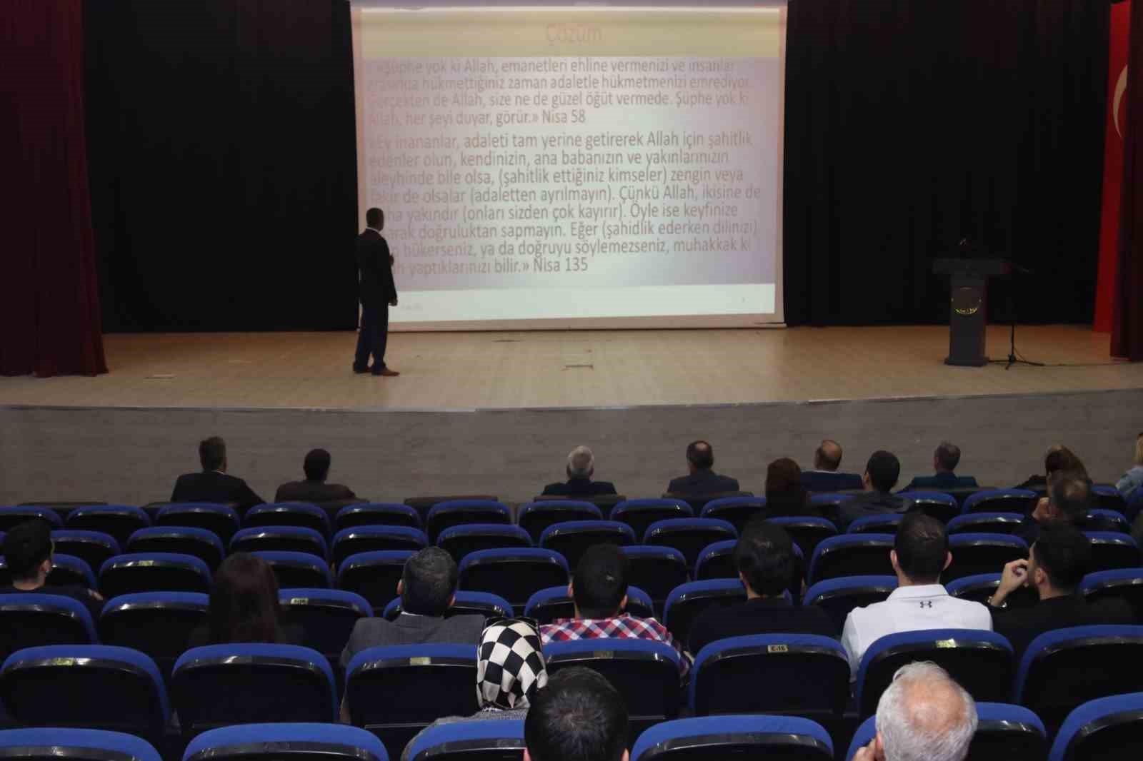 Elazığ&rsquo;da &rsquo;Kamu Etik Kuralları Eğitimi&rsquo; konulu seminer d&uuml;zenlendi

