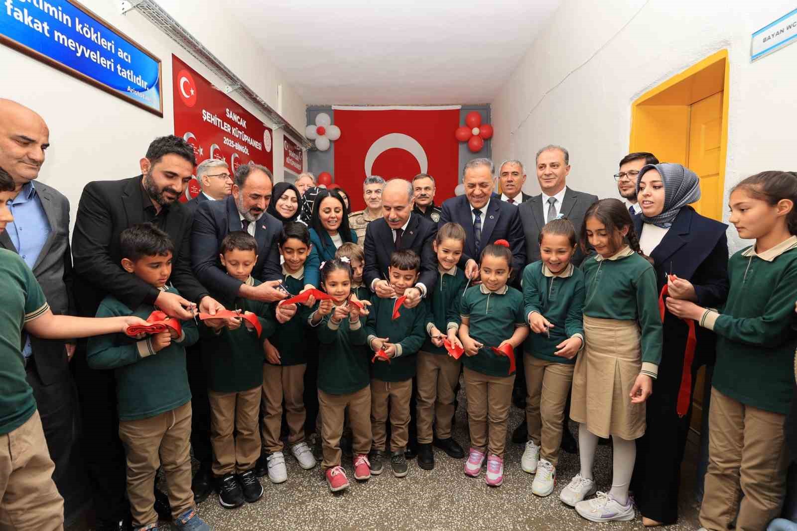 Şırnak&rsquo;tan Bing&ouml;l&rsquo;e kitap kardeşliği
