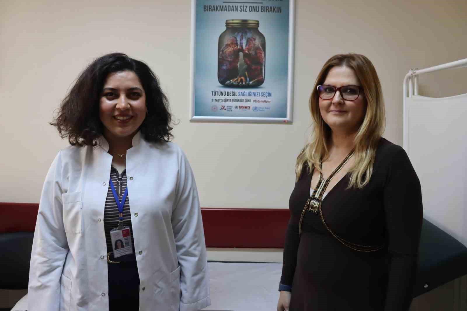 Bu merkeze gelen sigarayı bırakıyor