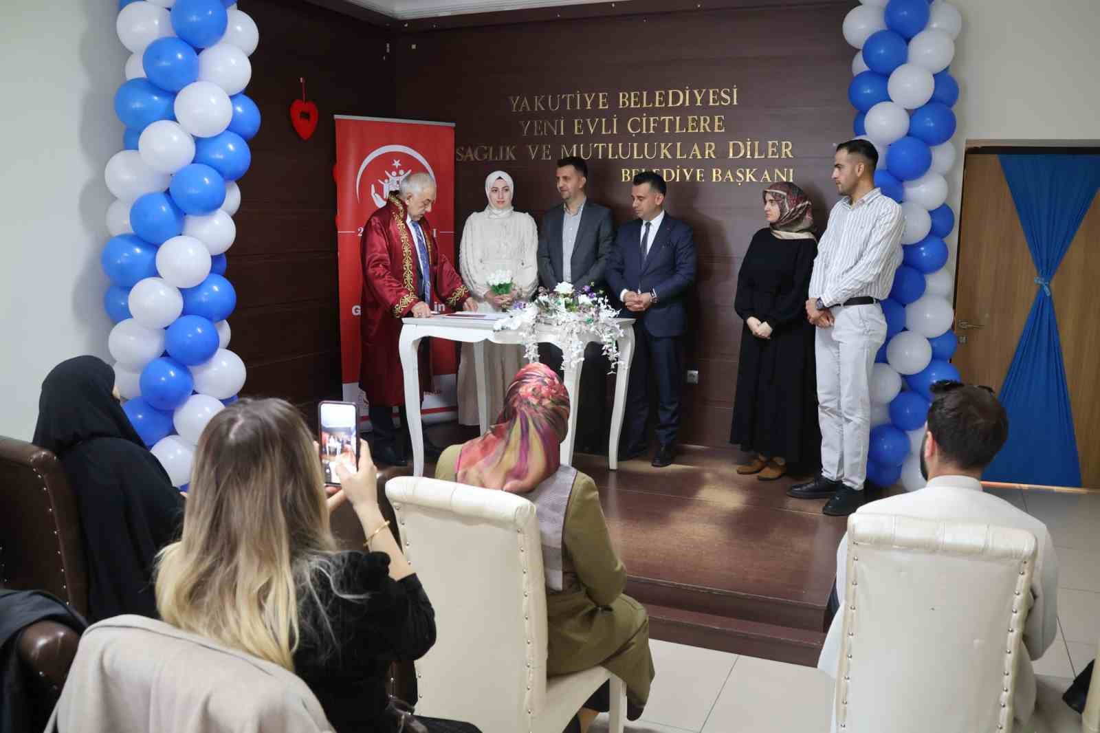 Erzurum’da aile yılına özel nikah töreni
