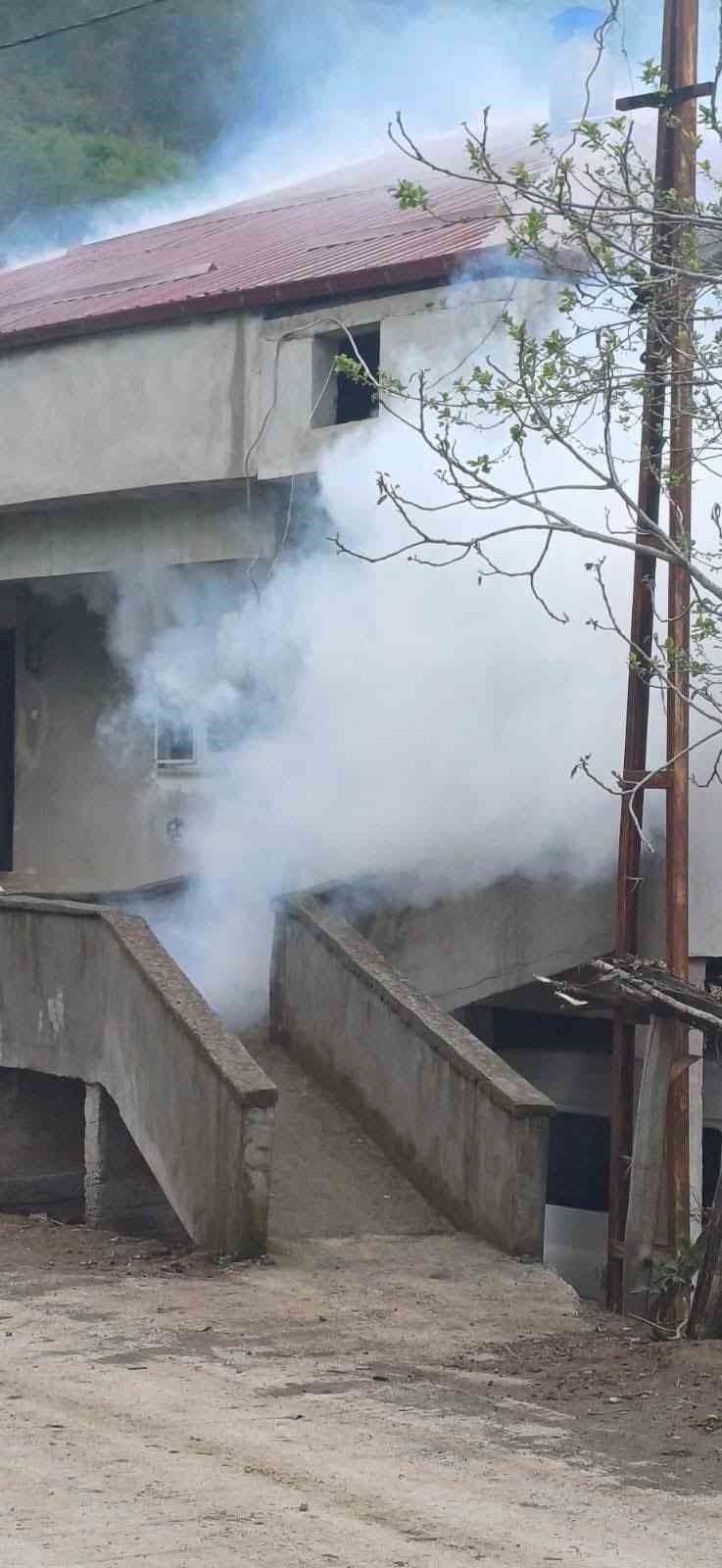 144 mahallede 31 bin hane ila&ccedil;landı
